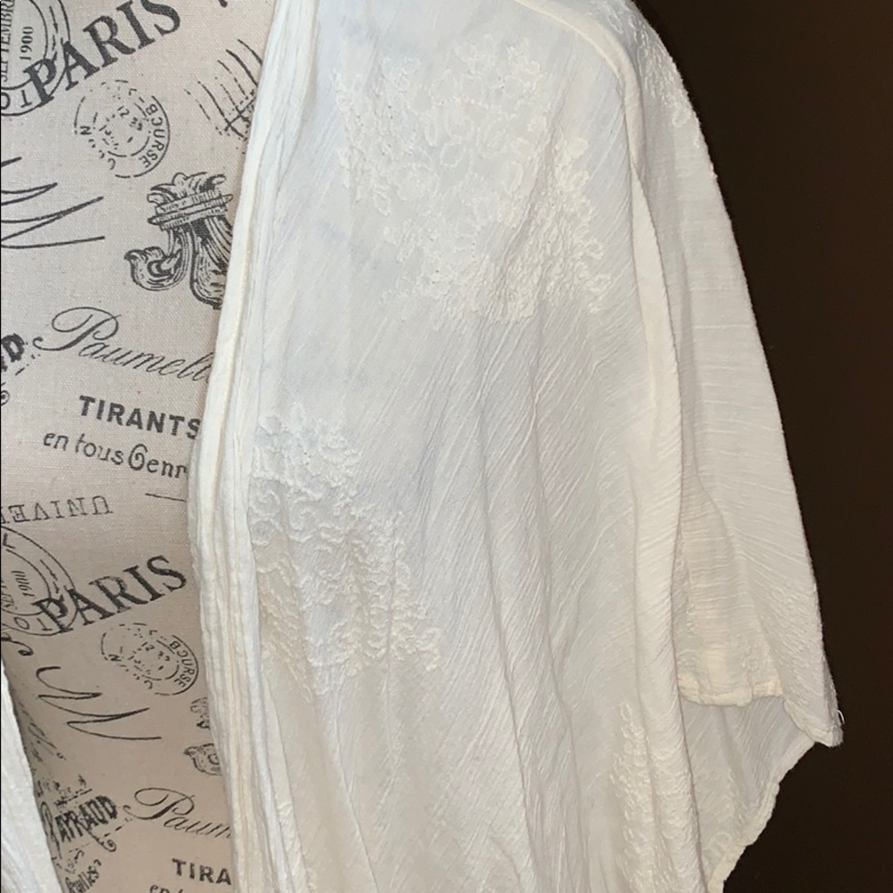 COPY - Billabong Designer’s Closet cream fringed kimono - Picture 2 of 8